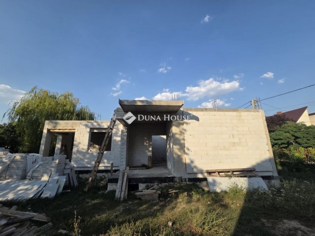 Eladó családi ház, Tárnokon, Templom utcában 70 M Ft, 5 szobás
