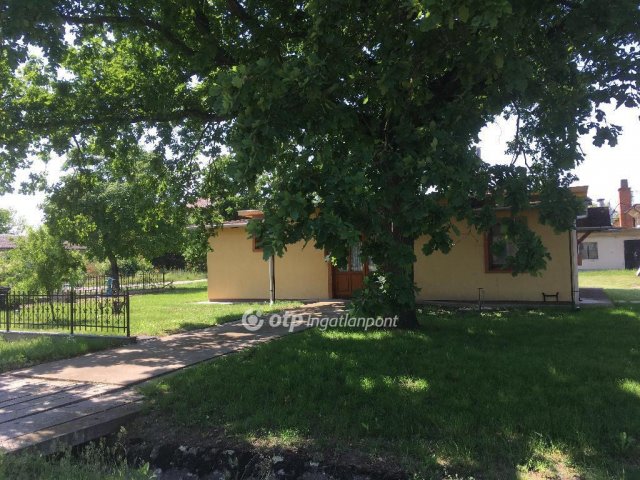 Eladó ipari ingatlan, Karcagon 35.9 M Ft / költözzbe.hu