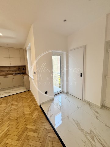 Eladó téglalakás, Pécsett 99 M Ft, 3 szobás