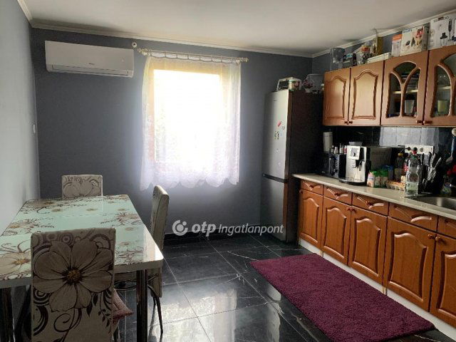 Eladó családi ház, Szabadszálláson 16.5 M Ft, 3 szobás