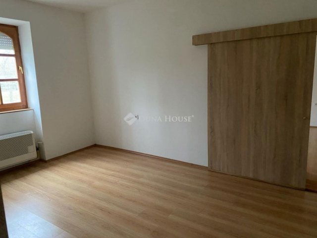 Eladó családi ház, Püspökladányban 30 M Ft, 4 szobás