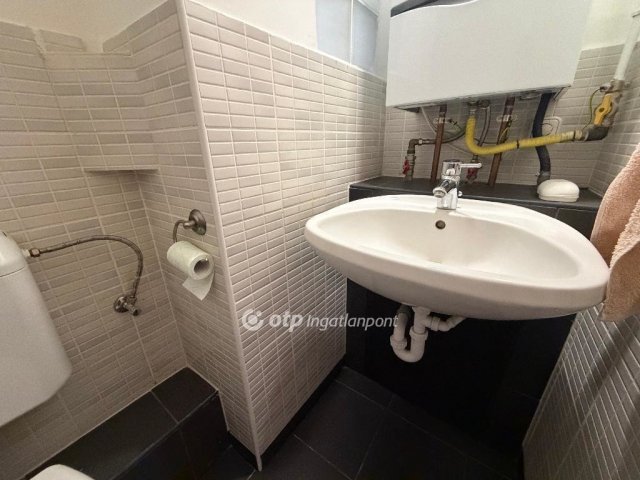 Eladó téglalakás, Budapesten, III. kerületben 134 M Ft, 3 szobás