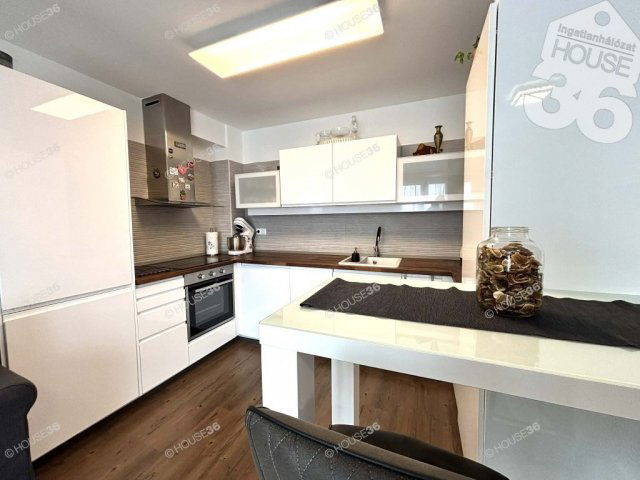 Kiadó téglalakás, albérlet, Kecskeméten 270 E Ft / hó