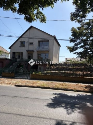 Eladó családi ház, Budapesten, XXI. kerületben 90 M Ft, 6 szobás