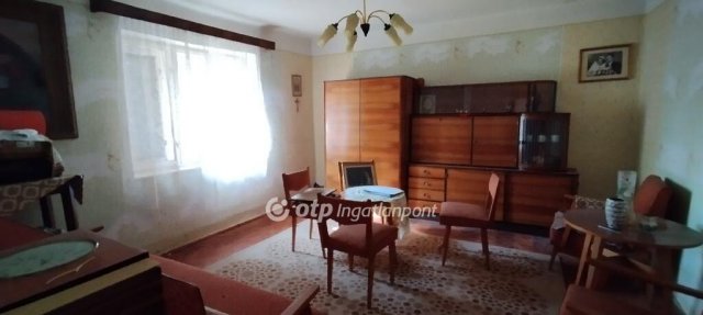 Eladó családi ház, Jászberényben 20 M Ft, 2 szobás