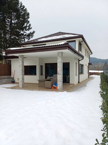 Eladó családi ház, Pilisszentivánon 289.9 M Ft, 5+1 szobás