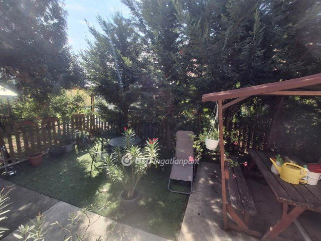 Eladó ikerház, Budapesten, III. kerületben 114.5 M Ft, 3+1 szobás