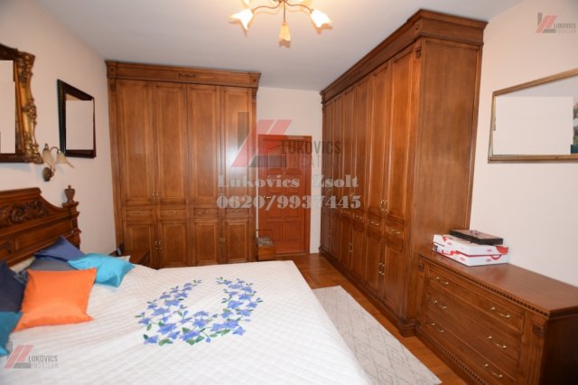 Eladó családi ház, Debrecenben 335 M Ft, 5+2 szobás