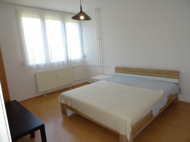 Kiadó téglalakás, albérlet, Szombathelyen 140 E Ft / hó
