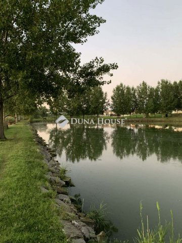 Eladó családi ház, Császártöltésen 187 M Ft, 4 szobás