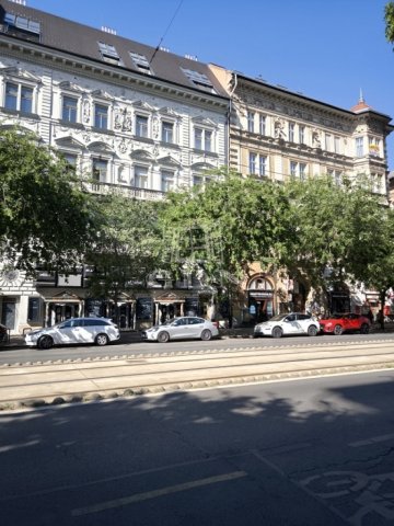 Eladó téglalakás, Budapesten, VI. kerületben 219.9 M Ft