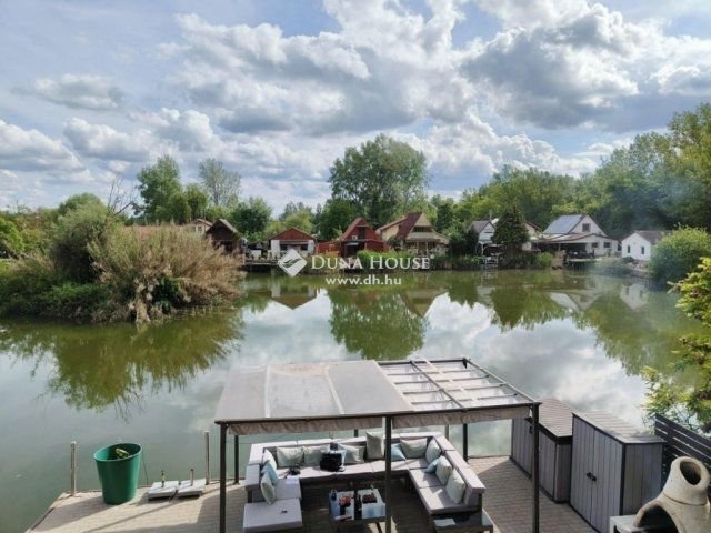 Eladó családi ház, Dunakeszin 114.9 M Ft, 3+1 szobás