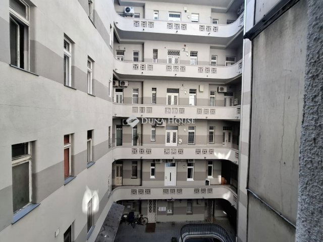 Eladó téglalakás, Budapesten, VII. kerületben 139 M Ft, 3 szobás