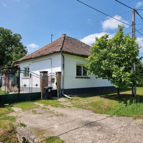 Eladó családi ház, Bernecebarátiban 38.8 M Ft, 4 szobás