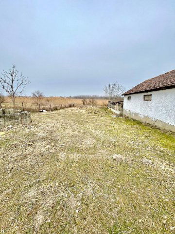 Eladó családi ház, Mocsán 20 M Ft, 3 szobás
