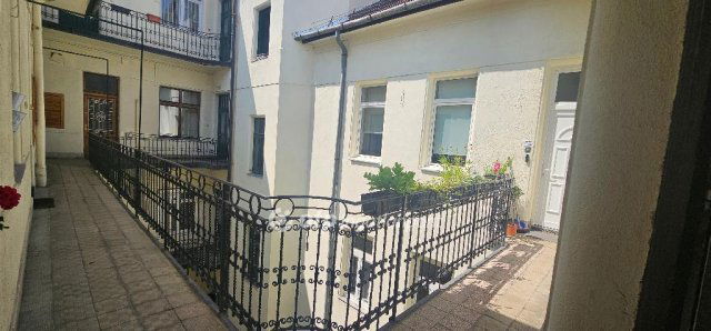 Eladó téglalakás, Budapesten, V. kerületben 110 M Ft, 3+1 szobás