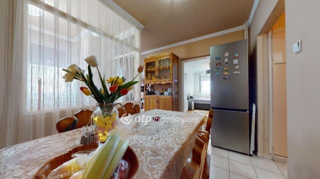 Eladó panellakás, Nyíregyházán 38.9 M Ft, 2 szobás