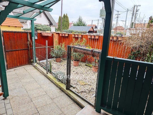 Eladó téglalakás, Szigethalmon 50.99 M Ft, 3 szobás