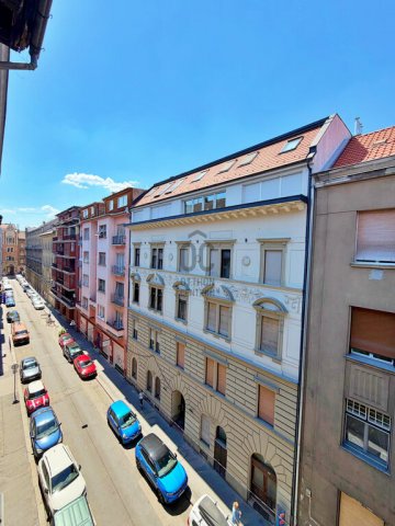 Eladó téglalakás, Budapesten, VI. kerületben 108.9 M Ft