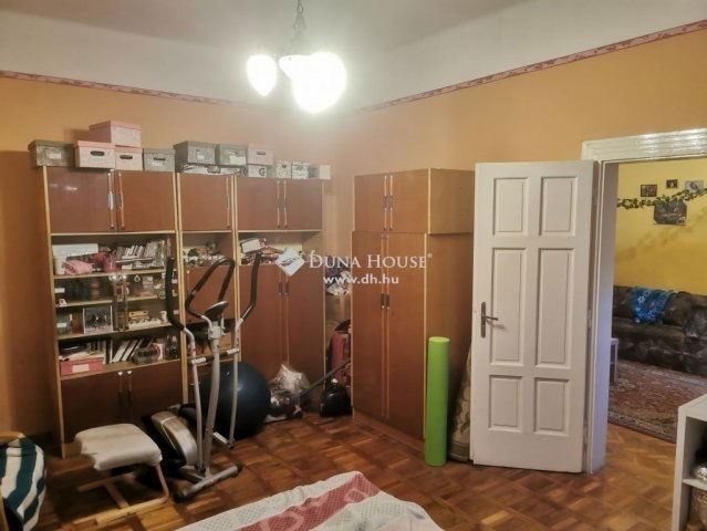 Eladó téglalakás, Vácon 40.18 M Ft, 2 szobás