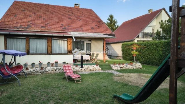 Eladó családi ház, Kistarcsán 170 M Ft, 6 szobás