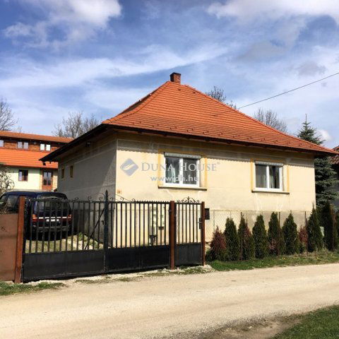 Eladó családi ház, Bakonynánán 75 M Ft, 2 szobás