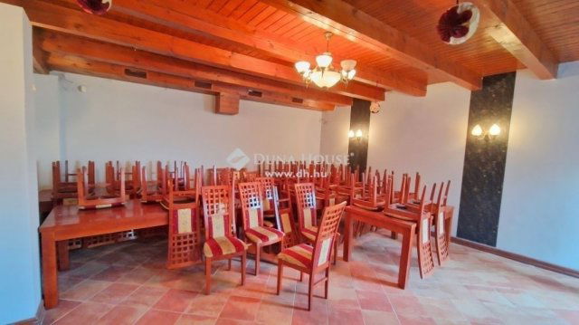 Eladó hotel, Kerepesen 390 M Ft, 15 szobás / költözzbe.hu