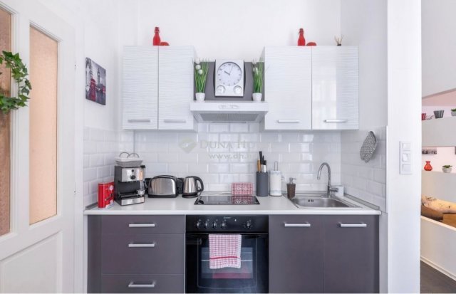 Eladó téglalakás, Budapesten, VII. kerületben 105 M Ft, 2 szobás