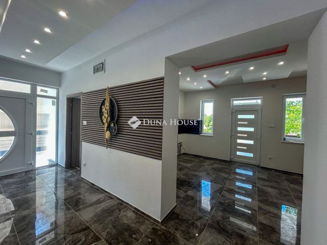 Eladó családi ház, Alsónémediben 129.9 M Ft, 6 szobás