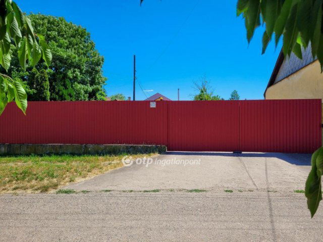 Eladó családi ház, Hajdúnánáson 52 M Ft, 2 szobás