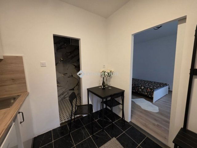 Eladó téglalakás, Budapesten, II. kerületben 44 M Ft, 1 szobás