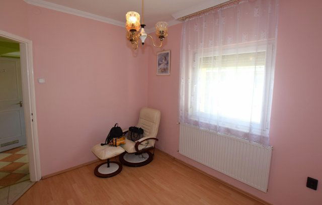 Eladó családi ház, Debrecenben 63.5 M Ft, 1+2 szobás