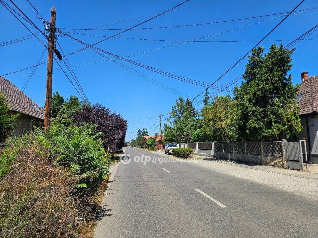 Eladó családi ház, Vecsésen 120 M Ft, 4 szobás