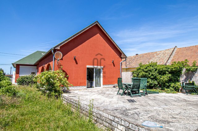 Eladó családi ház, Répcelakon 43 M Ft, 5 szobás
