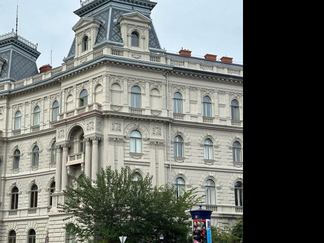 Eladó téglalakás, Budapesten, VI. kerületben, Andrássy úton