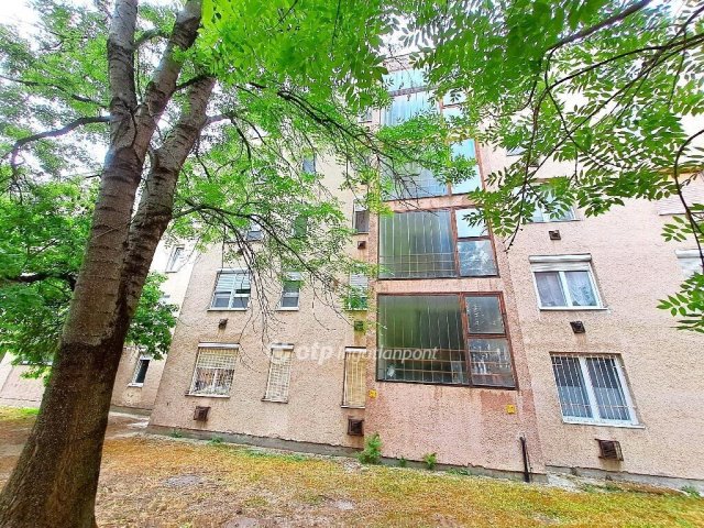Eladó téglalakás, Nagykőrösön 29.9 M Ft, 1 szobás