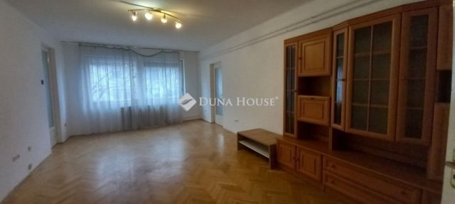 Eladó téglalakás, Kecskeméten 65 M Ft, 4 szobás