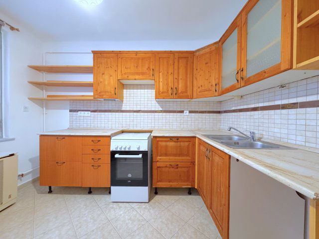 Eladó panellakás, Szekszárdon 29 M Ft, 1+1 szobás