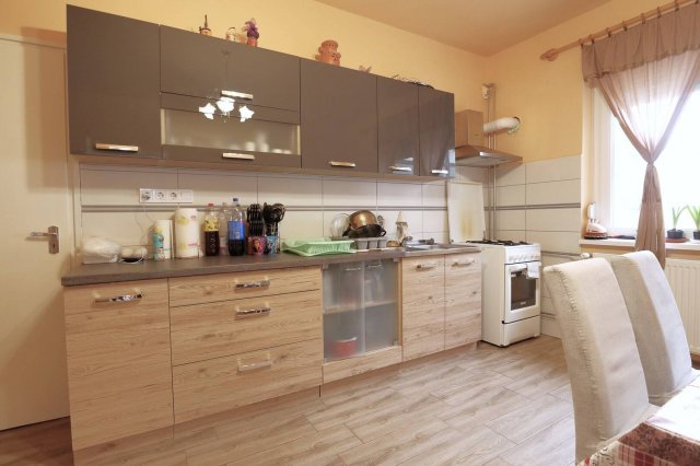 Eladó családi ház, Szatymazon 85 M Ft, 3 szobás