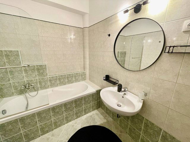 Kiadó téglalakás, albérlet, Pécsett 250 E Ft / hó, 3 szobás