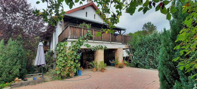 Eladó családi ház, Kismaroson 235 M Ft, 7 szobás