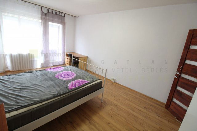 Eladó panellakás, Szegeden, Zsitva soron 47 M Ft, 3 szobás