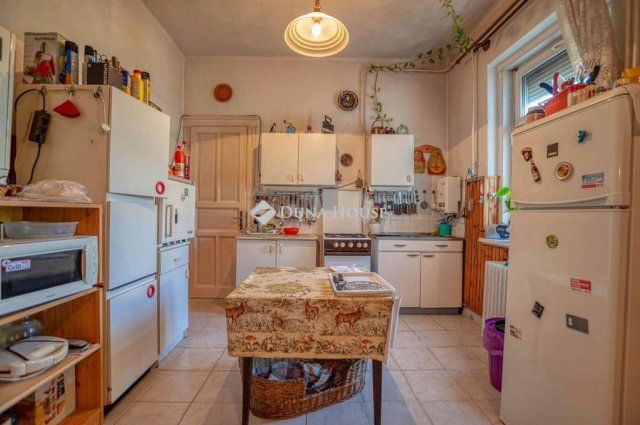 Eladó családi ház, Budapesten, XX. kerületben, Akácfa utcában