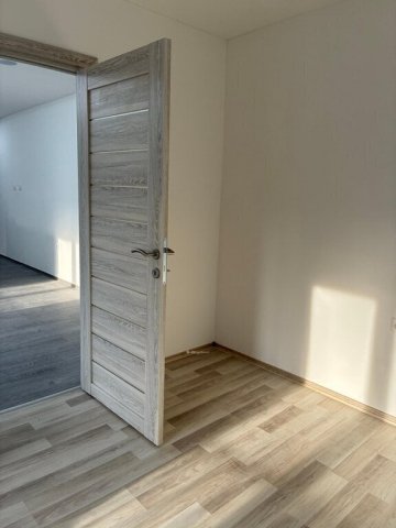 Eladó téglalakás, Komlón 42.5 M Ft, 3 szobás