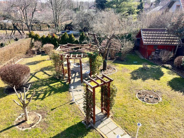 Eladó családi ház, Gödöllőn 180 M Ft, 5+2 szobás