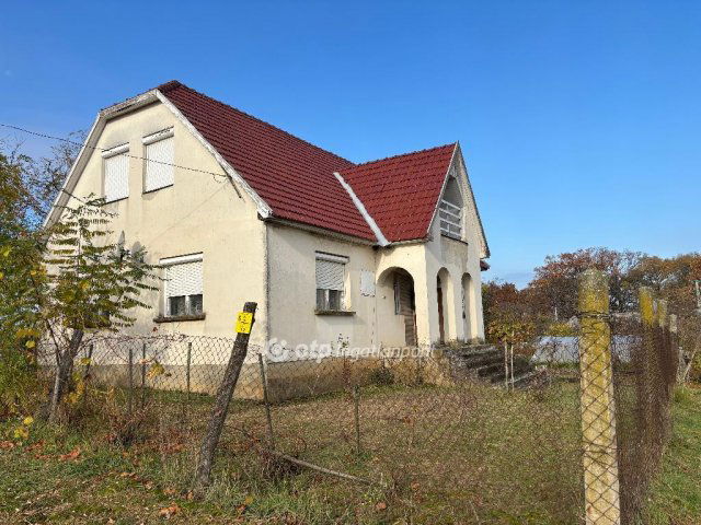 Eladó családi ház, Szabolcsveresmarton 16.5 M Ft, 4 szobás