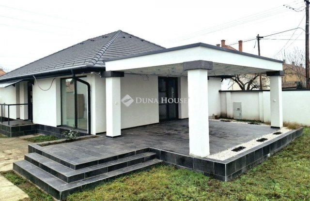 Eladó családi ház, Izsákon 59.5 M Ft, 3 szobás