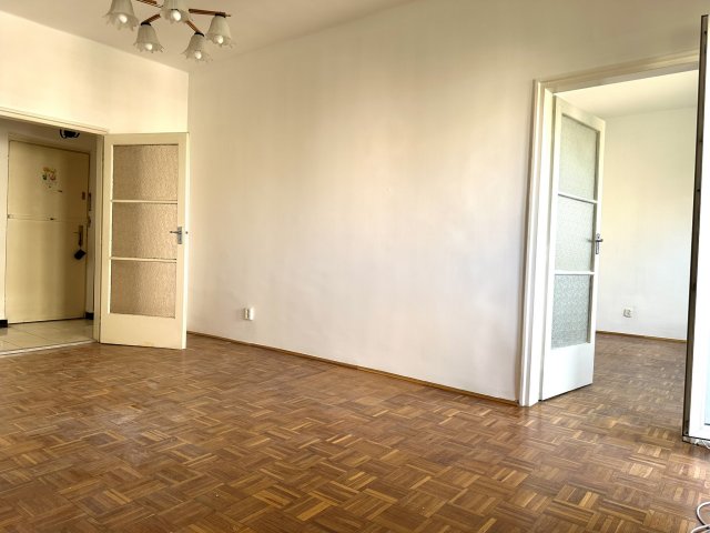 Eladó téglalakás, Győrött 36 M Ft, 2 szobás