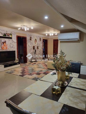 Eladó családi ház, Budapesten, XV. kerületben 229 M Ft, 8 szobás