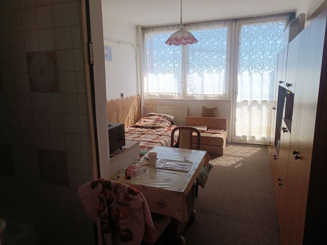 Eladó panellakás, Veszprémben 5.5 M Ft, 1 szobás